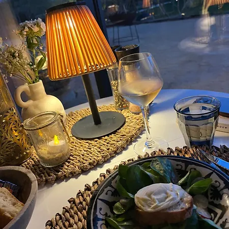 Experience Glamping, Domaine Lessya & *